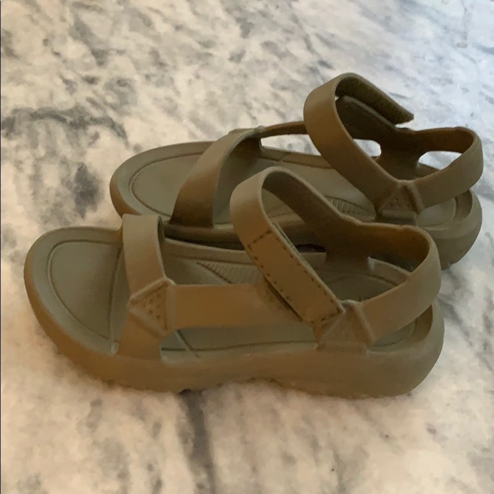 Teva Hurricane Drift olive green